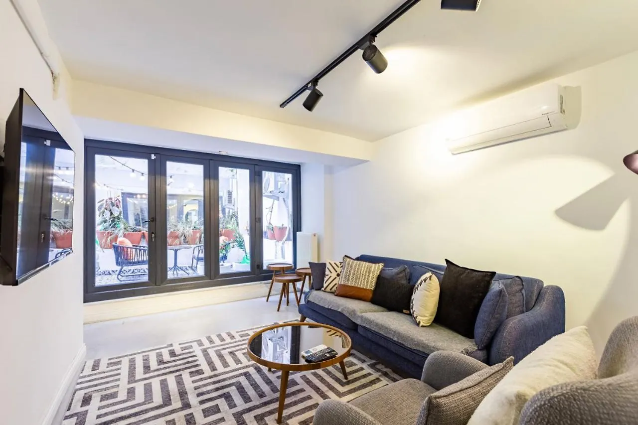 Excellent Flat With Lovely Backyard In Cihangir Istanbul