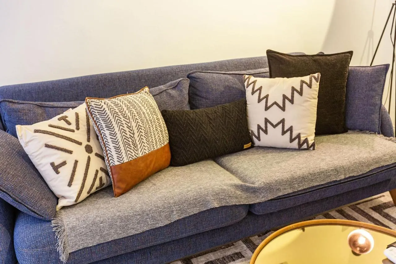 Apartment Excellent Flat With Lovely Backyard In Cihangir Istanbul