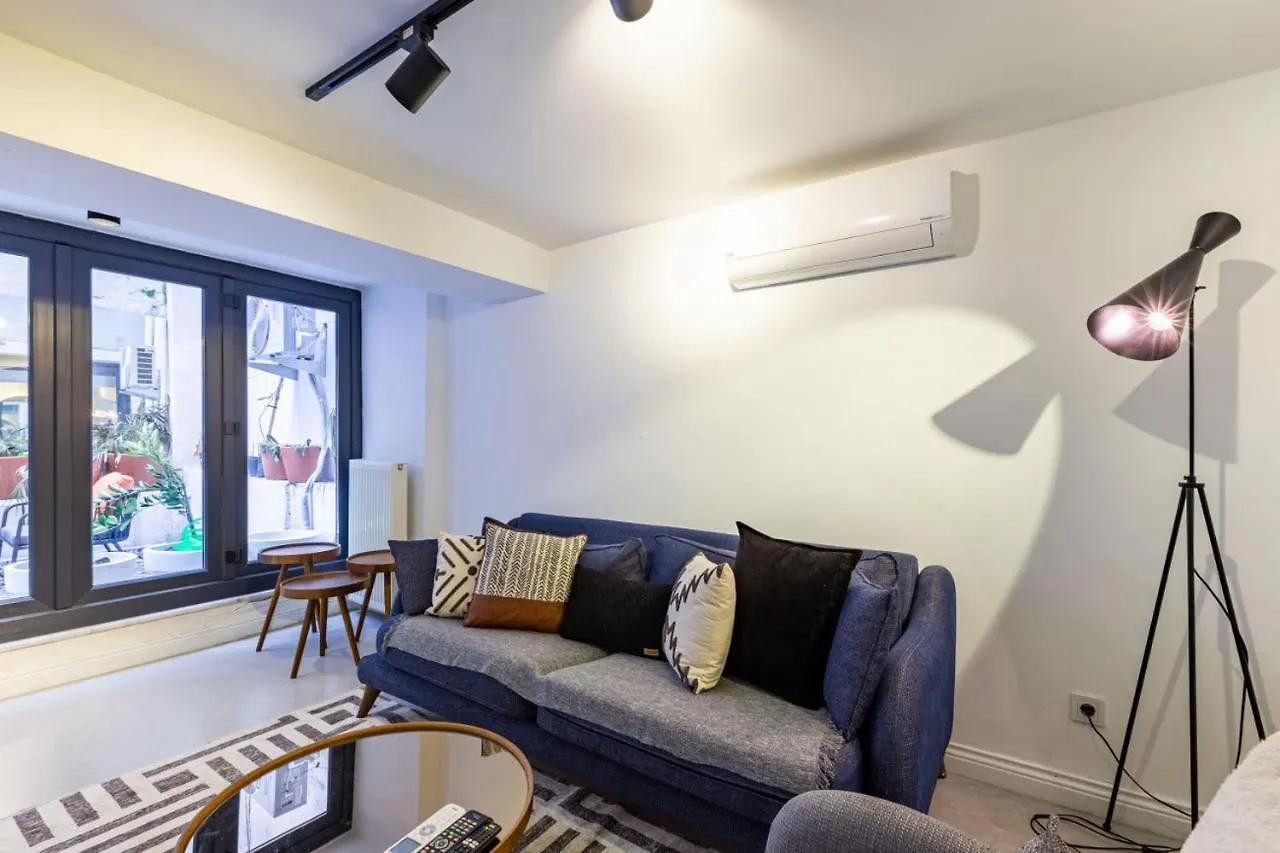 Excellent Flat With Lovely Backyard In Cihangir Istanbul