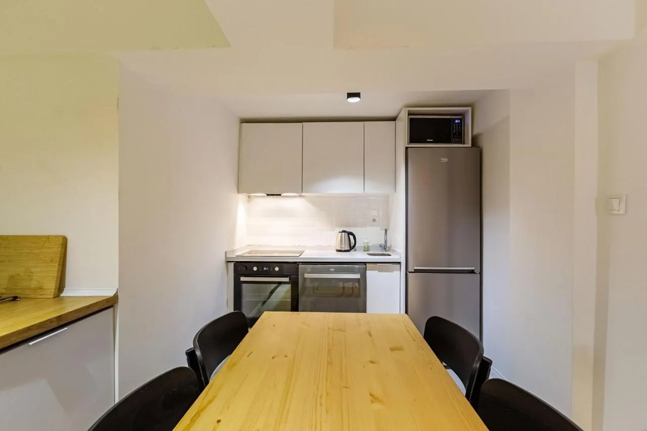 Apartment Excellent Flat With Lovely Backyard In Cihangir Istanbul