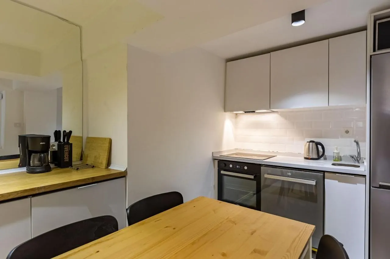 Apartment Excellent Flat With Lovely Backyard In Cihangir Istanbul